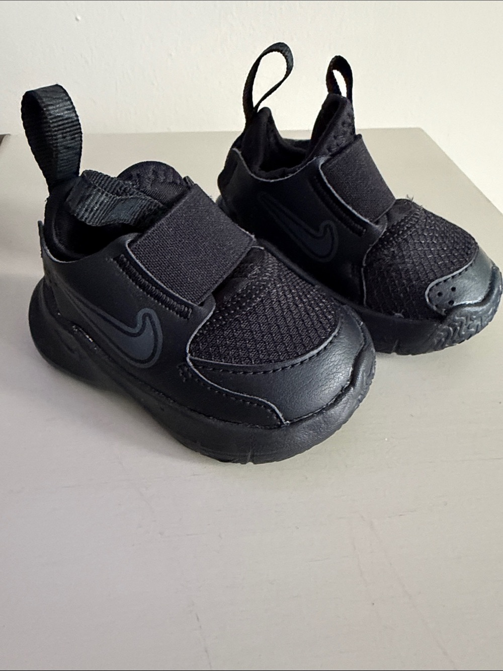 Nike Black Toddler Hook-and-Loop Athletic Sneakers